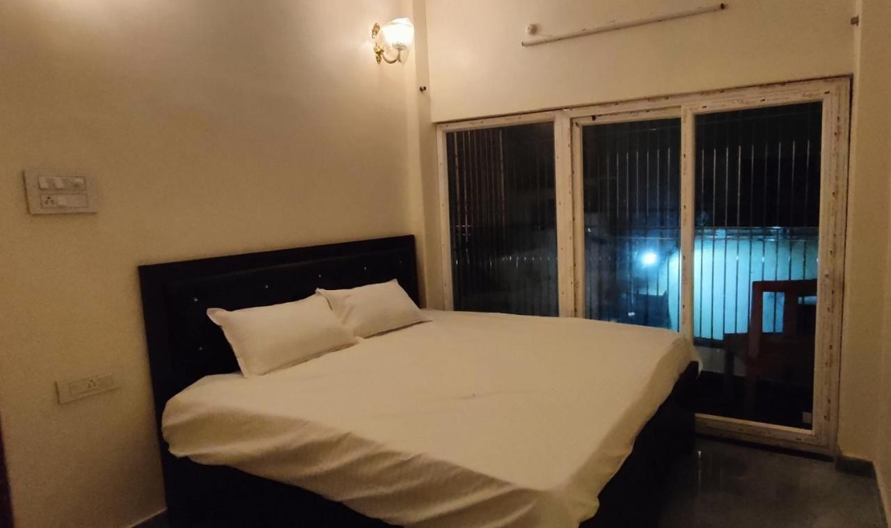 Hotel Shanti Inn Varanasi Bagian luar foto