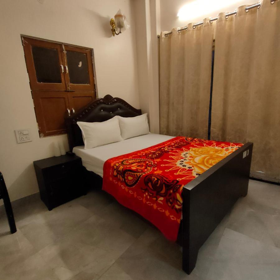 Hotel Shanti Inn Varanasi Bagian luar foto