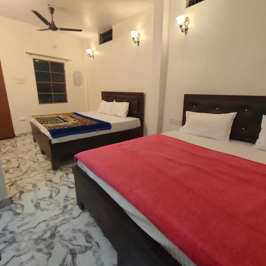 Hotel Shanti Inn Varanasi Bagian luar foto