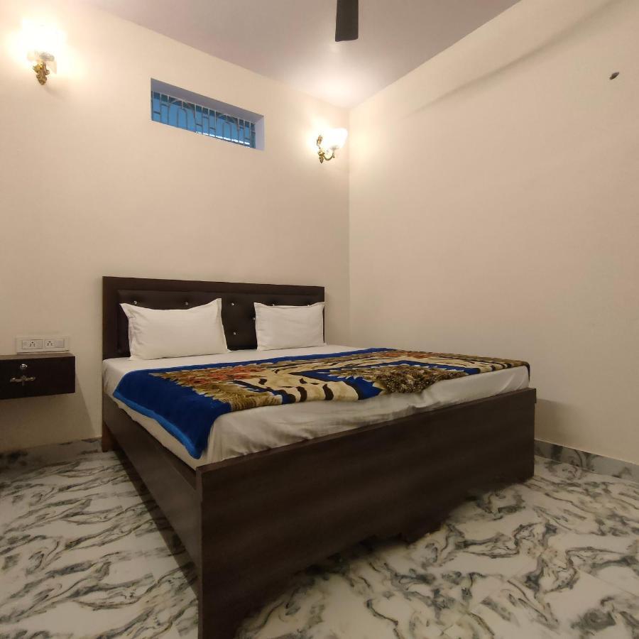 Hotel Shanti Inn Varanasi Bagian luar foto