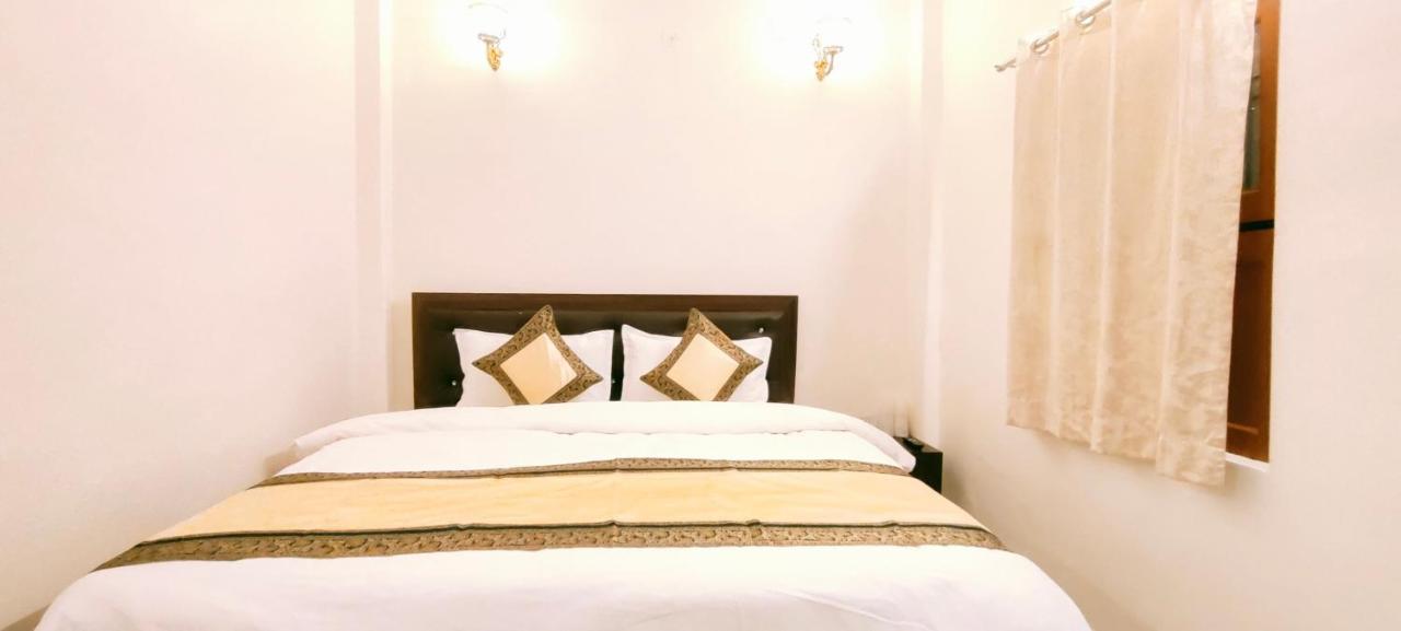 Hotel Shanti Inn Varanasi Bagian luar foto