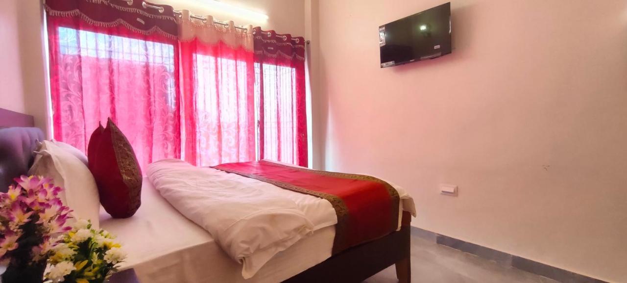Hotel Shanti Inn Varanasi Bagian luar foto