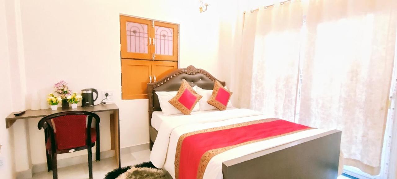 Hotel Shanti Inn Varanasi Bagian luar foto