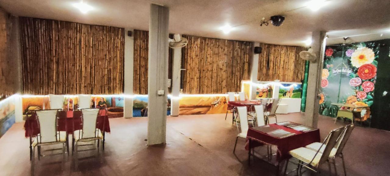 Hotel Shanti Inn Varanasi Bagian luar foto