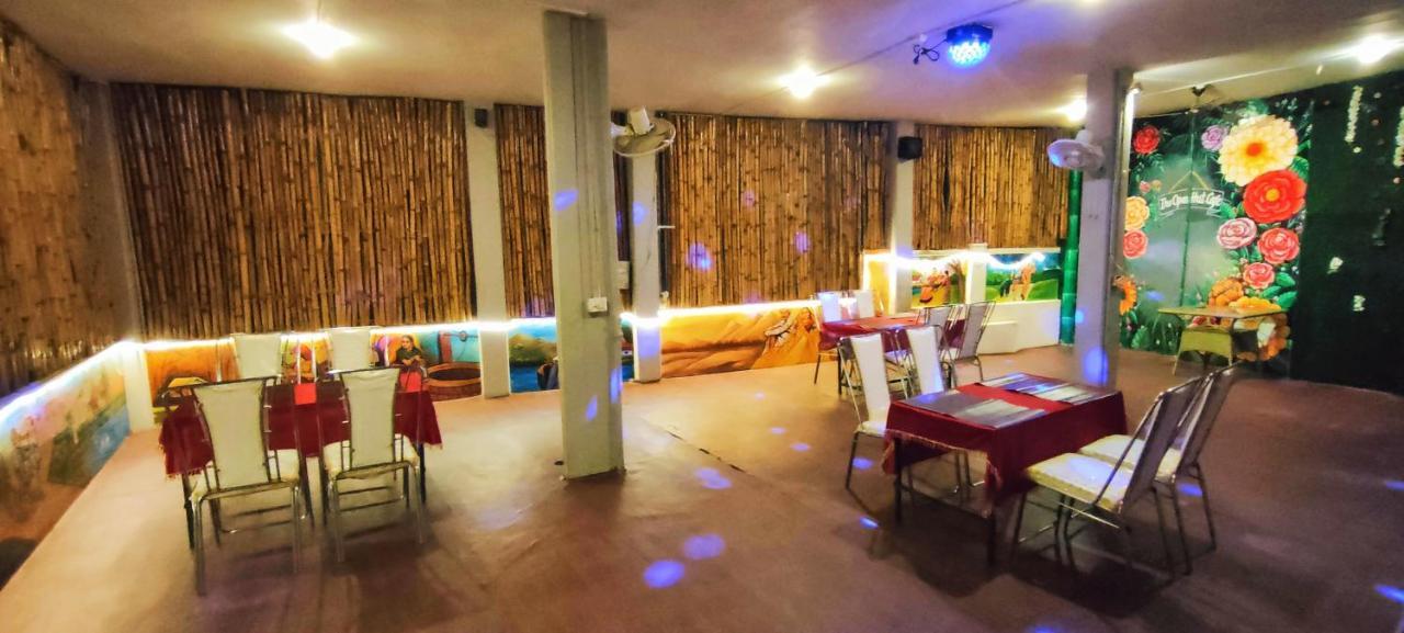 Hotel Shanti Inn Varanasi Bagian luar foto