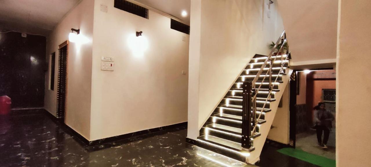 Hotel Shanti Inn Varanasi Bagian luar foto