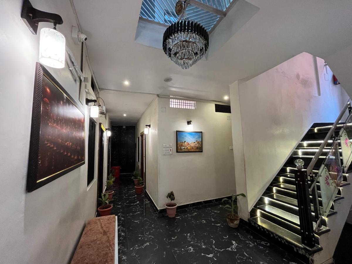 Hotel Shanti Inn Varanasi Bagian luar foto