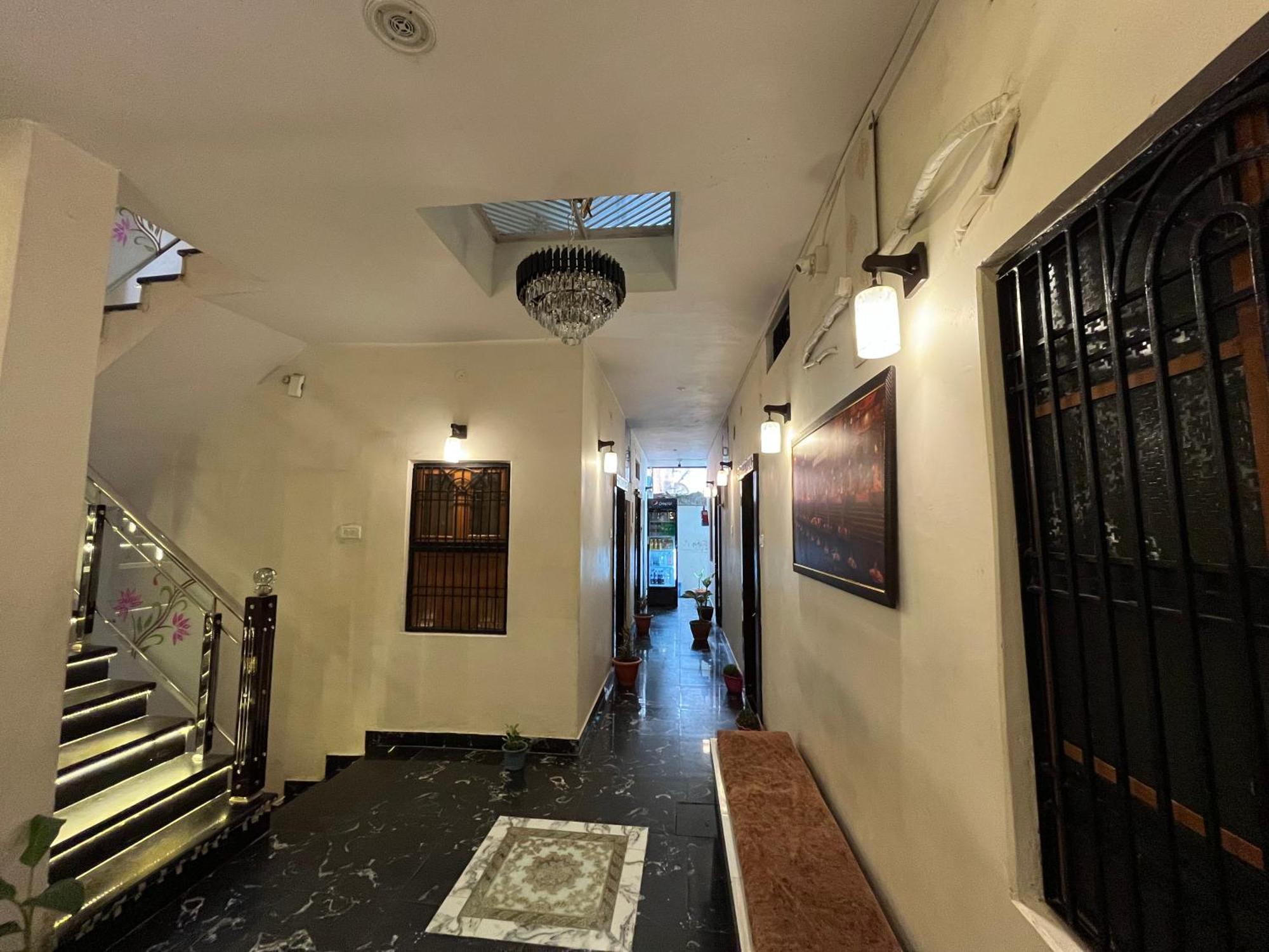 Hotel Shanti Inn Varanasi Bagian luar foto