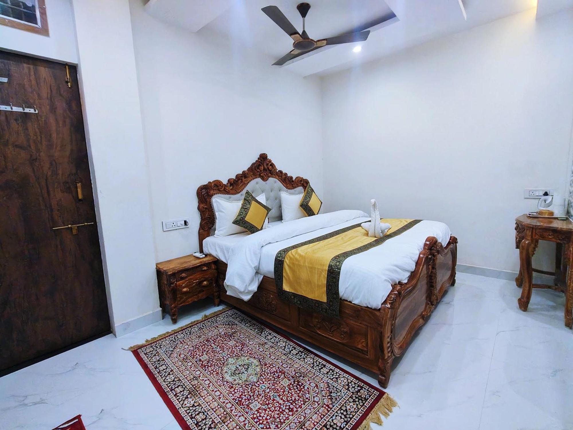 Hotel Shanti Inn Varanasi Bagian luar foto