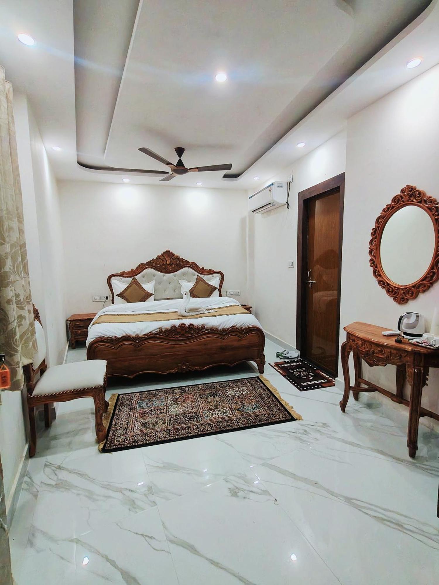 Hotel Shanti Inn Varanasi Bagian luar foto